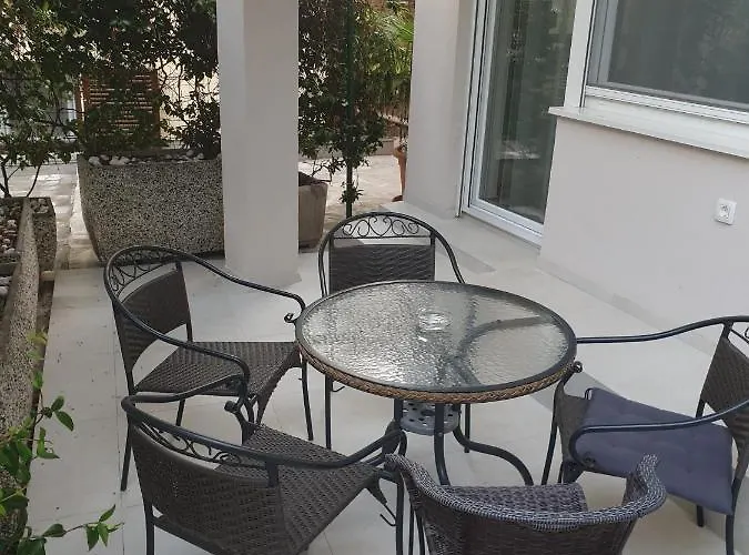 With Terrace Daire *